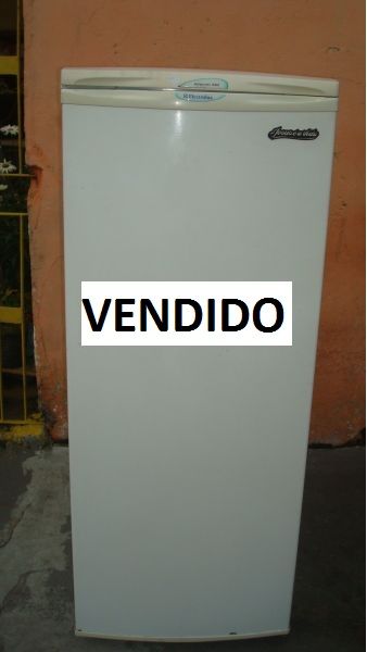 X Geladeira Eletrolux - VENDIDO